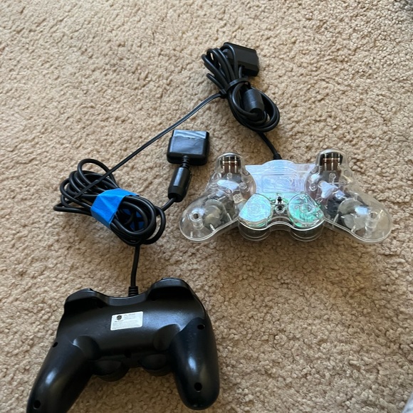2 controllers for Playstation - Picture 2 of 3